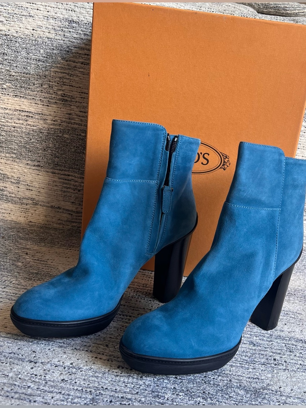Tod’s Blue Suede Platform Block Heel Ankle Boots NEW IN BOX